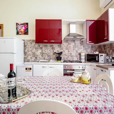 A Casa Tua Affitti Brevi 4*